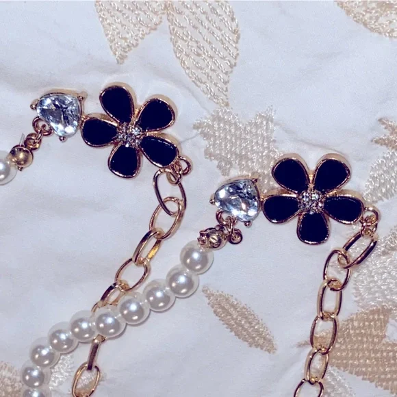 NEW Mixed Tones Necklace- 17” Chain & 1.75” Acrylic Blue Flower & Crystal 🤍 - Picture 11 of 16